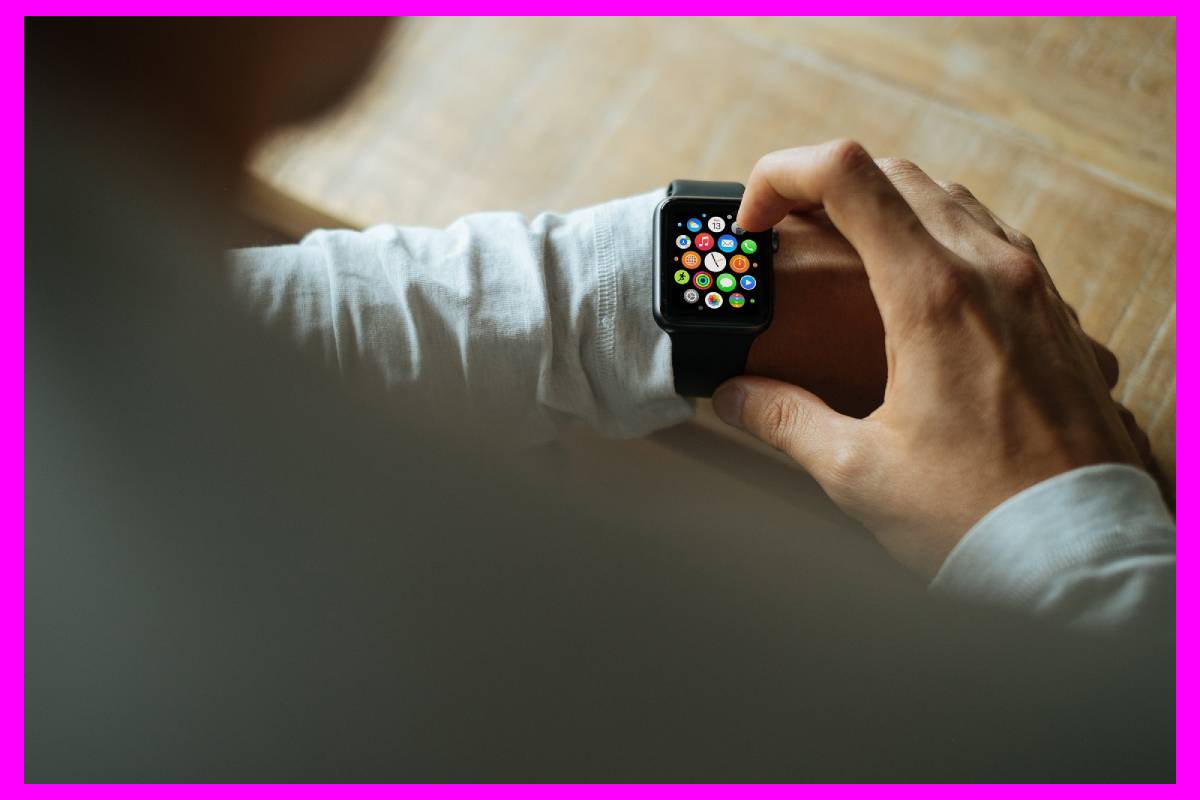 The Advantages And Disadvantages Of Smartwatches Definition